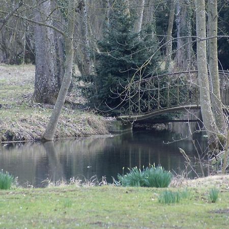 Bed and Breakfast Le Parc Des Aubiers Brion  Esterno foto
