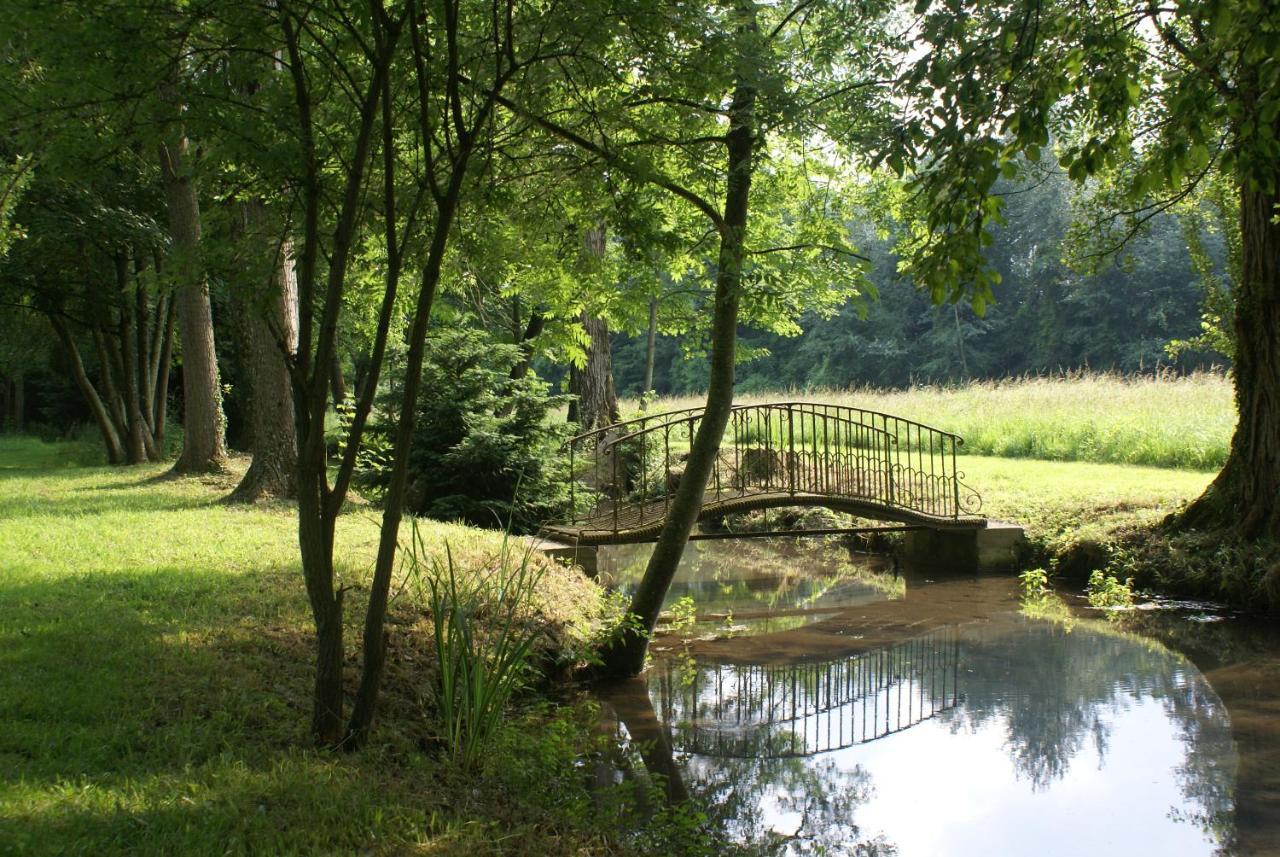 Bed and Breakfast Le Parc Des Aubiers Brion  Esterno foto